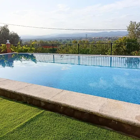 Дом отдыха Buenas Vistas Y Privacidad, Tranquila Y Fresca En El Bosque De Valencia Con Magnifica Piscina De 80m2 Лирия