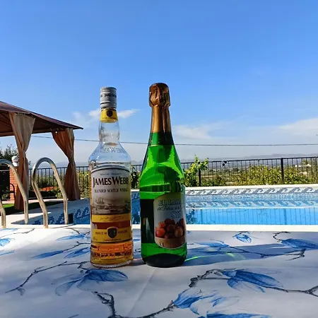 Buenas Vistas Y Privacidad, Tranquila Y Fresca En El Bosque De Valencia Con Magnifica Piscina De 80m2
